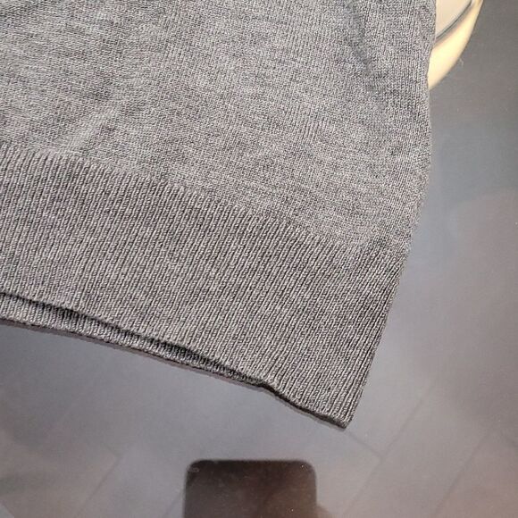 MEXX Short Sleeve Turtleneck pull over solid gray knit Sweater like new xs size - Picture 2 of 6